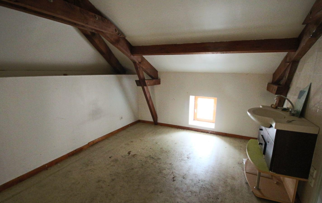 FACTORIMMO : House | PUY-L'EVEQUE (46700) | 180 m2 | 75 600 € 