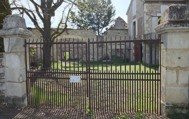 Maison PRAYSSAC 230 m2 212 000 € Maison PRAYSSAC 230 m2 212 000 €