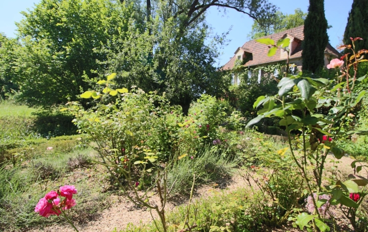 Domaine PRAYSSAC 200 m2 440 000 € Domaine PRAYSSAC 200 m2 440 000 €